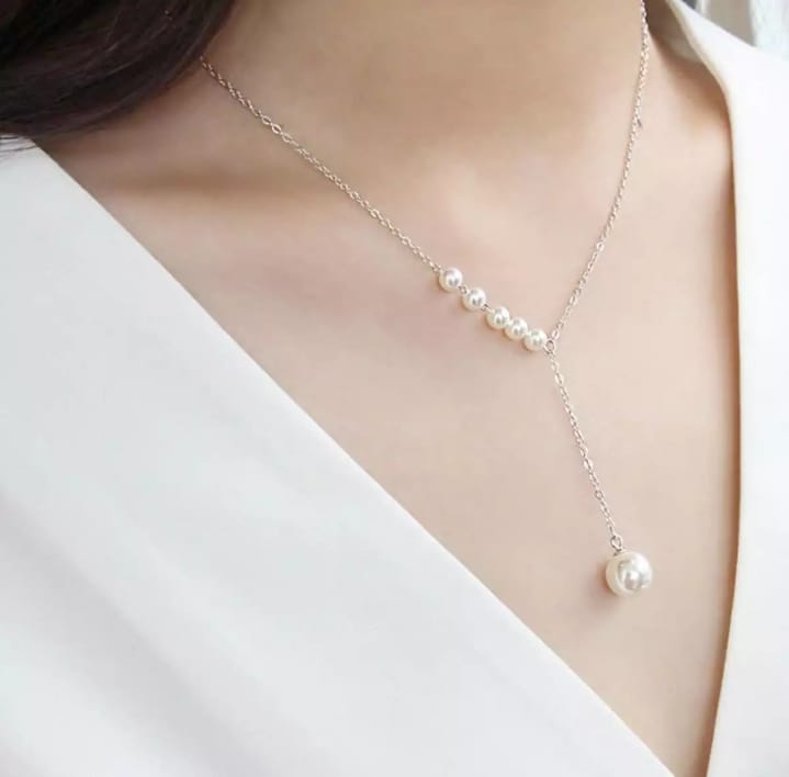 Stylish Clavicle